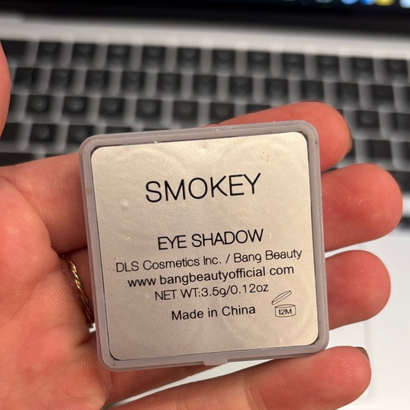 Neutral Tones Eyeshadow Quad - Picture 3 of 3